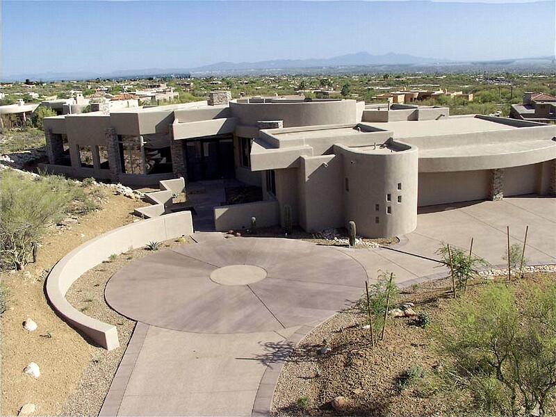 Aerial view of the front of the house, the fountain has not been installed yet.\n(April 2005)